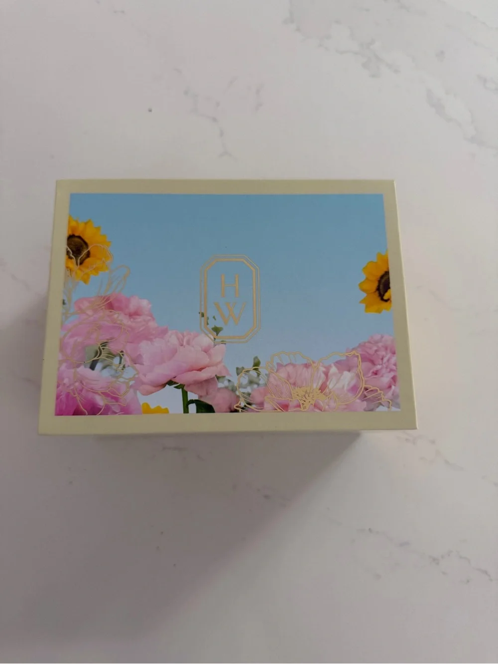 Harry Winston loose leaf tea Gift Set in Pastel Blue and Yellow